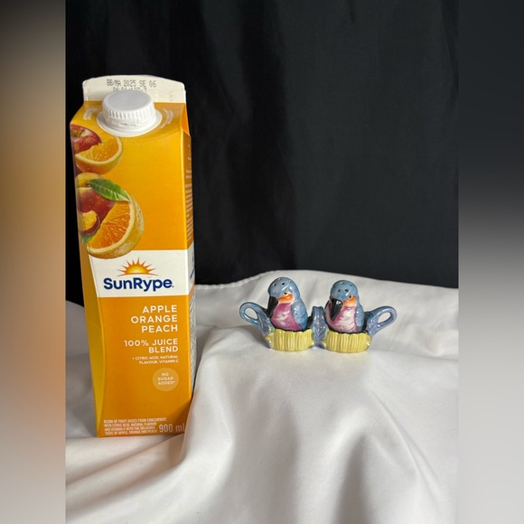 Lustreware hand painted parrot s/p set - Picture 1 of 6